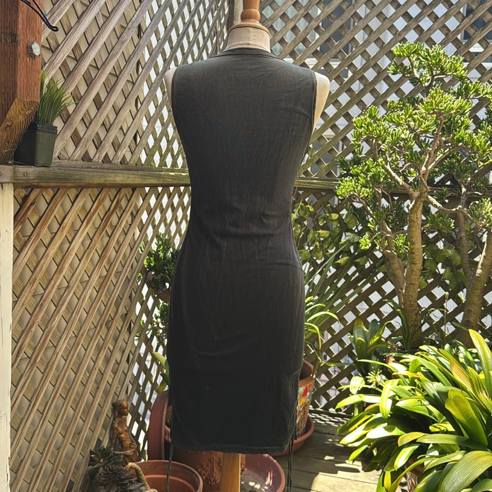 COTTON CITIZEN Green Mineral Washed Tank Dress.
Size Small Ruched sides. NWOT - Picture 4 of 8